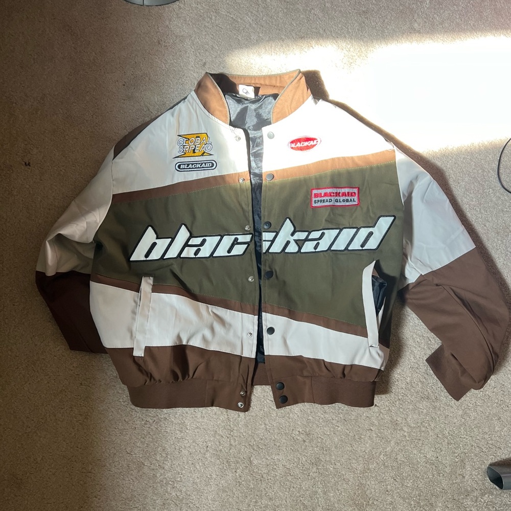 Black aid jacket with a vintage look